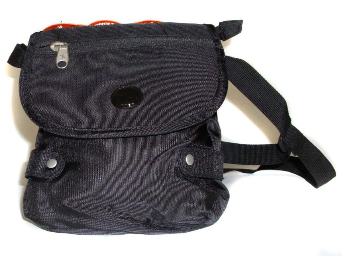 LOTE 135: MIX MOCHILA, BANANO, BOLSOS, CARTERA