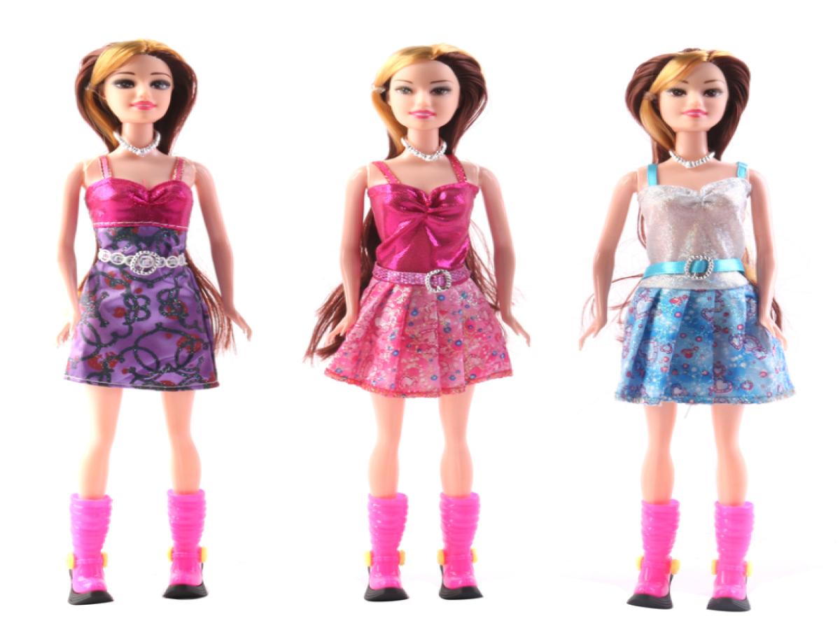 LOTE 208: MIX MUNECAS, BEBE CON ACCESORIOS