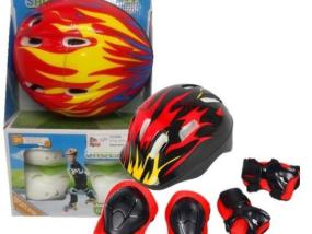 LOTE 108: MIX TRISCOOTER, BICICLETA SIN PEDALES, CASCO Y PROTECCIONES