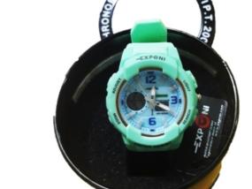 LOTE 156: RELOJ DEPORTIVO 200M
